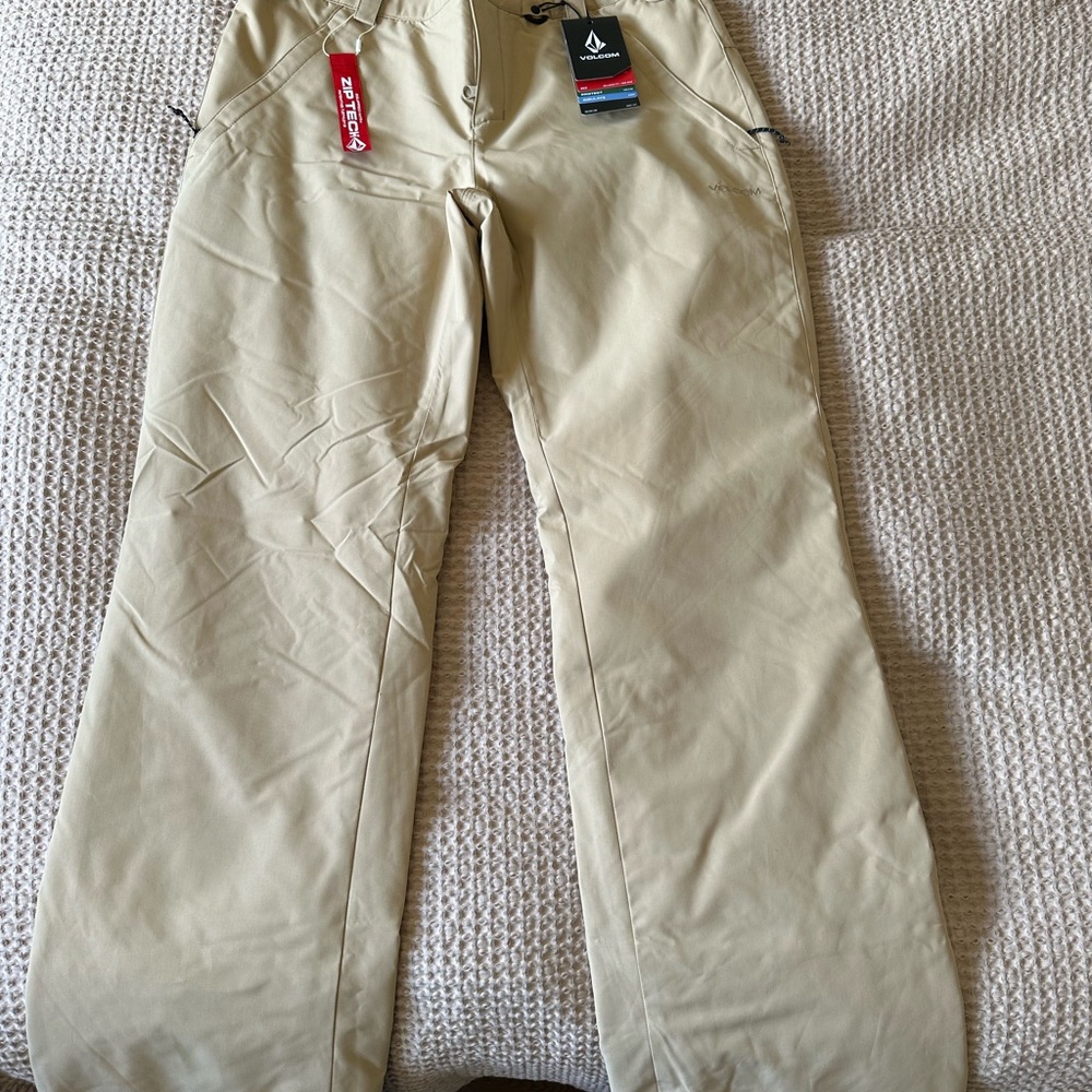Volcom women's Tan snowboarding Pants